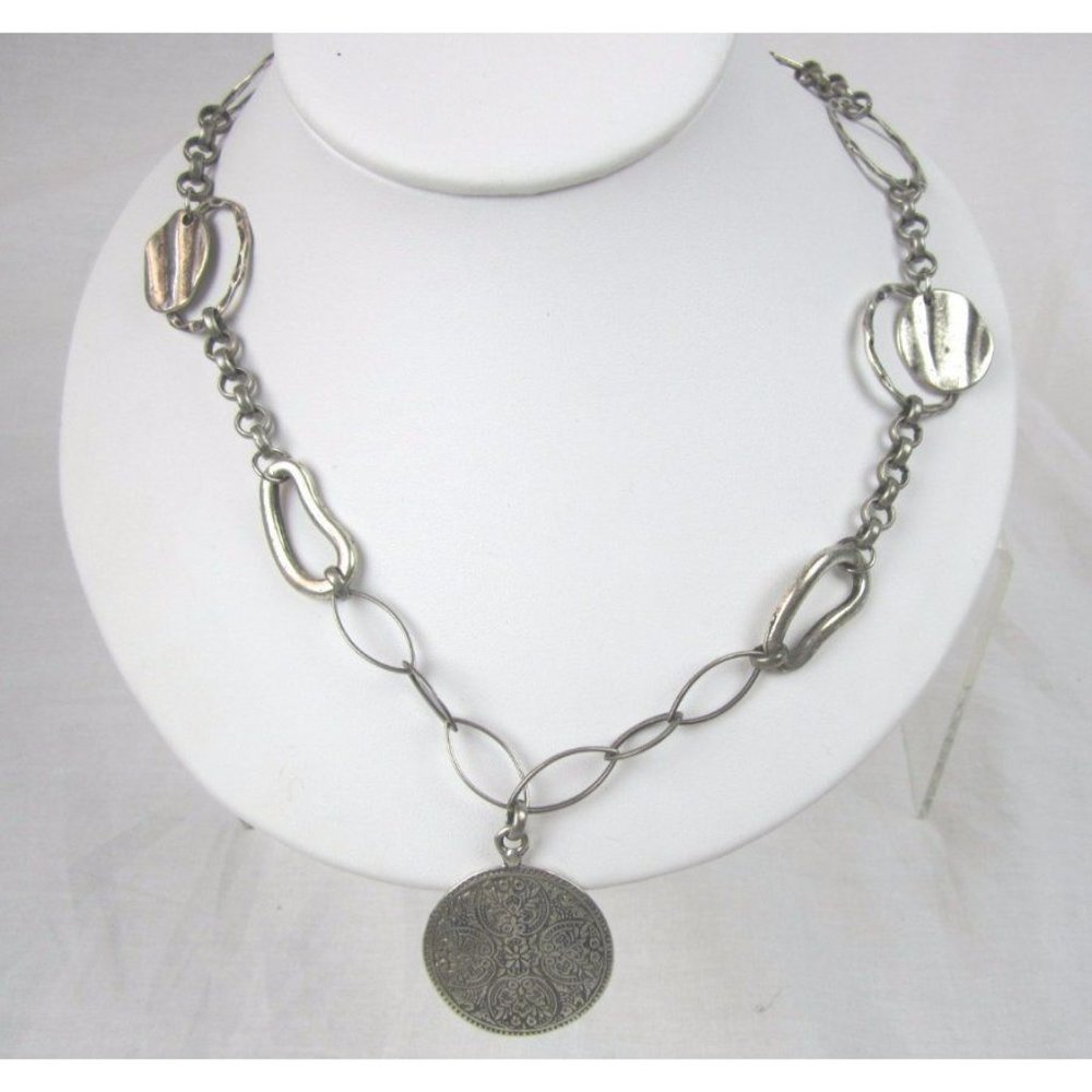 VTG Hammered Nickel Silver tone Necklace Circles Medallion 22" length 11" drop